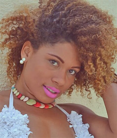 Giovana Bombom .